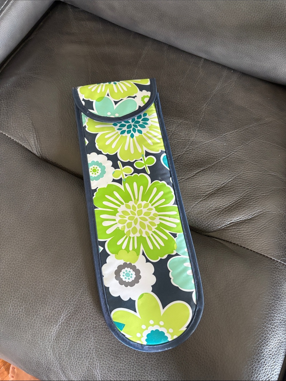 thirty-one Navy Floral Cosmetic/Utensil Pouch with Lime & Teal Flowers